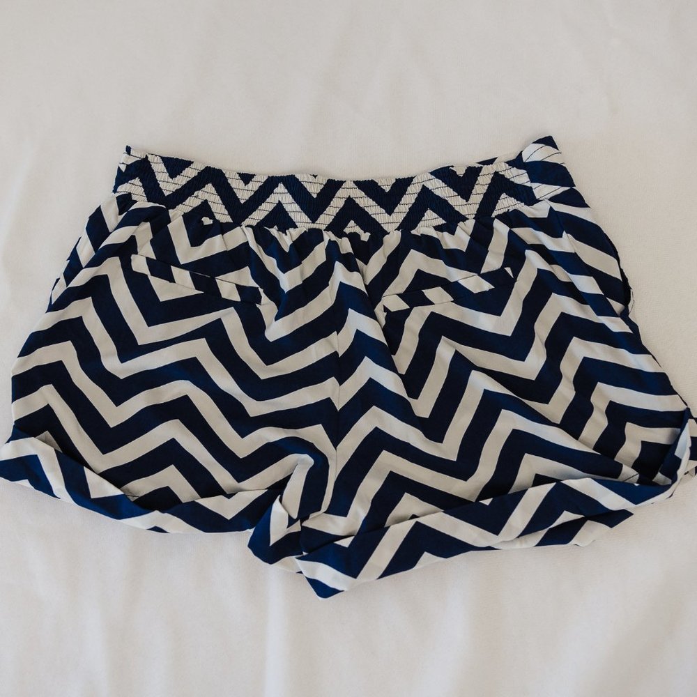 Heartsoul Chevron Navy striped shorts size S